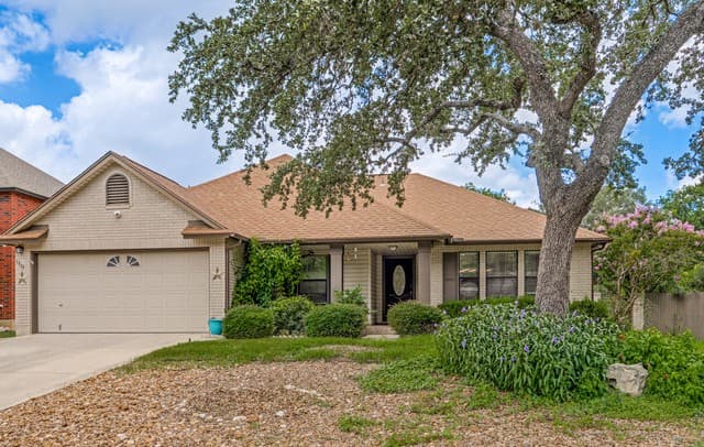 Home for sale at 1919 Rialto Way in San Antonio, TX — photo 2