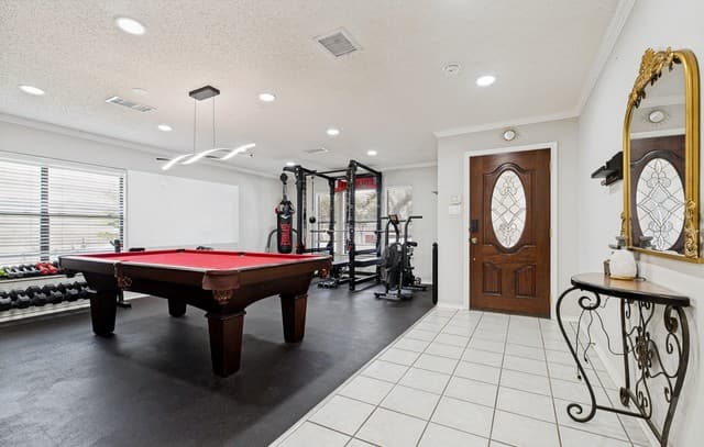 Home for sale at 1919 Rialto Way in San Antonio, TX — photo 4
