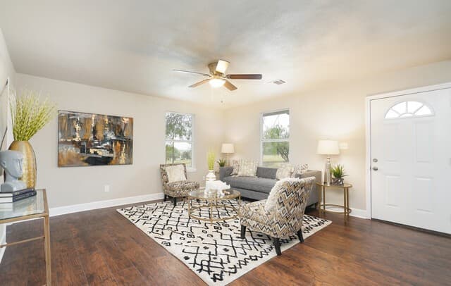 3-bedroom rental at 1326 Ervin St in San Antonio, TX — photo 5