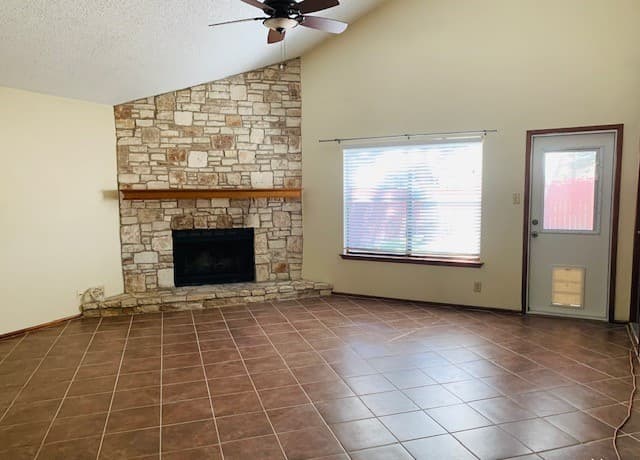 3-bedroom rental at 1514 Vista Hill in San Antonio, TX — photo 4