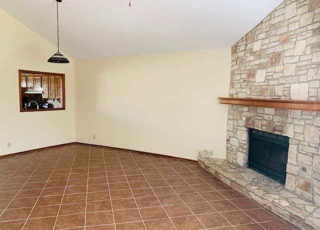 3-bedroom rental at 1514 Vista Hill in San Antonio, TX — photo 5