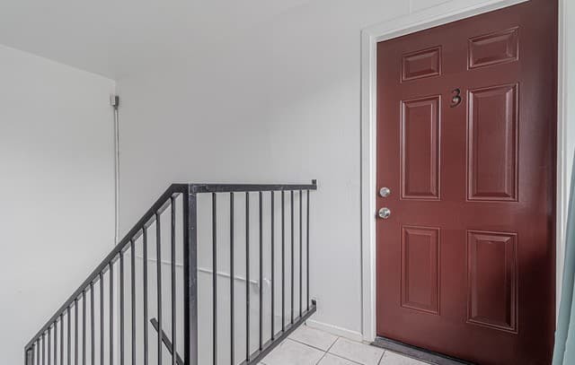 2-bedroom rental at 221 E Craig Pl Unit 3 in San Antonio, TX — photo 3