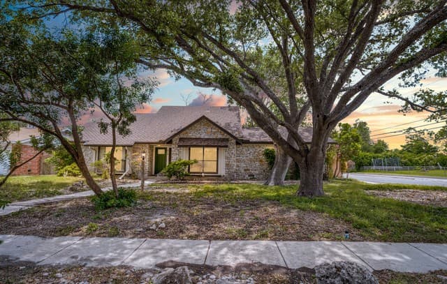 Home for sale at 618 Sonnet in San Antonio, TX — photo 1