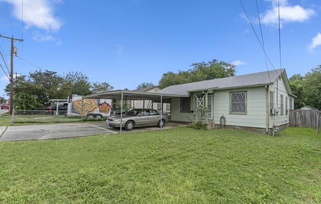 Home for sale at 425 San Angelo in San Antonio, TX — photo 1