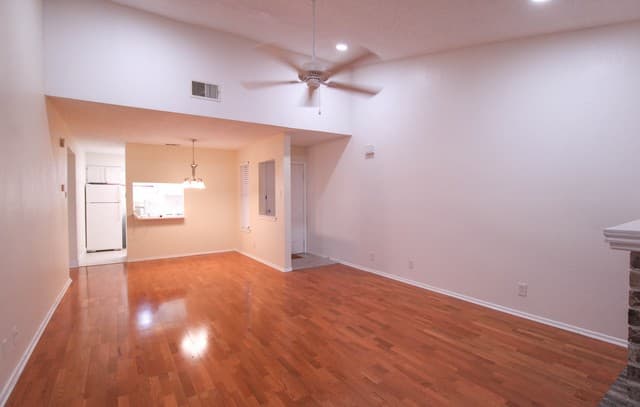 2-bedroom rental at 13018 Heimer Rd Unit 210 in San Antonio, TX — photo 4