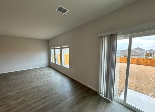 4-bedroom rental at 2040 Palmer Pl in Converse, TX — photo 3
