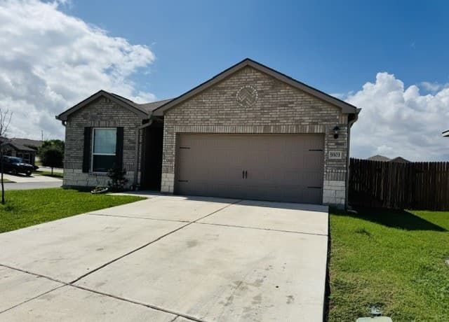 3-bedroom rental at 9103 Bennett Frst in Converse, TX — photo 3