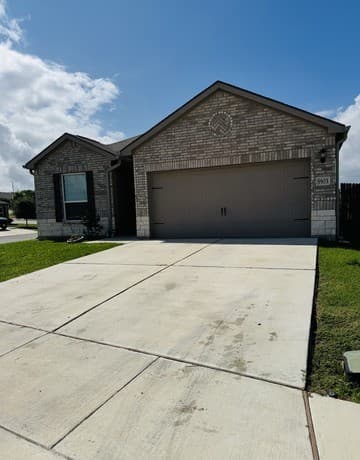 3-bedroom rental at 9103 Bennett Frst in Converse, TX — photo 4