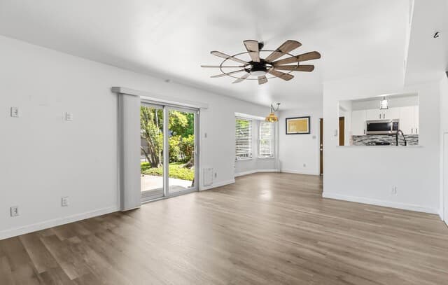 5-bedroom rental at 8227 Campobello Dr in San Antonio, TX — photo 3