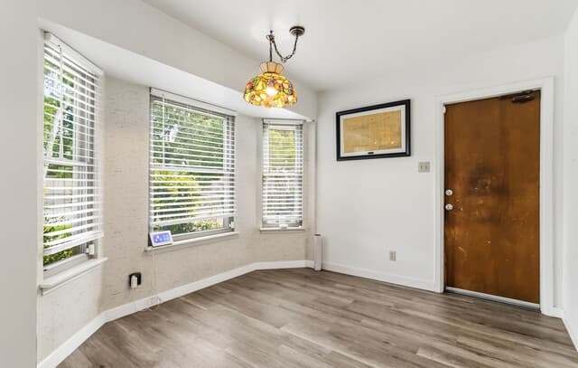 5-bedroom rental at 8227 Campobello Dr in San Antonio, TX — photo 5