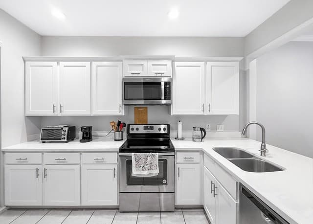 2-bedroom rental at 7707 Broadway in San Antonio, TX — photo 5