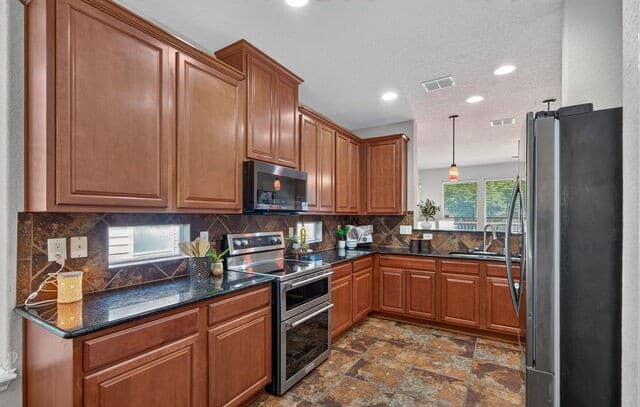 Home for sale at 205 Ranch House Rd in Cibolo, TX — photo 2