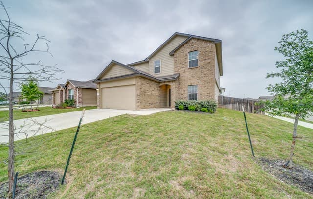 Home for sale at 332 Sulphur Spgs in Cibolo, TX — photo 2