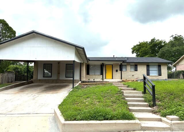 Home for sale at 715 Cosgrove St in San Antonio, TX — photo 1