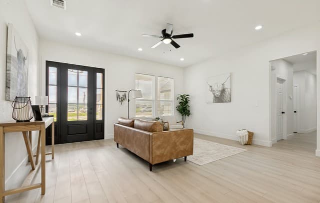 Home for sale at 12911 Nuevo Arroyo Dr in Atascosa, TX — photo 4
