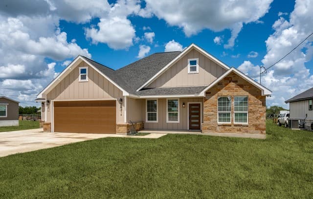 Home for sale at 16914 Rancho Escondido in Atascosa, TX — photo 1