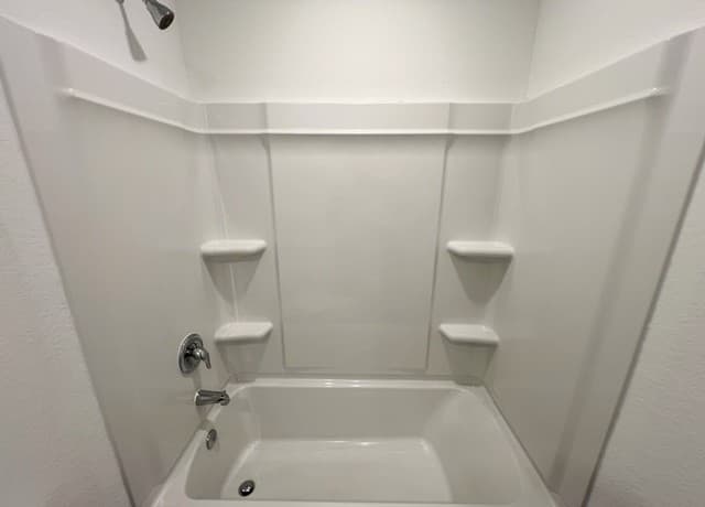 3-bedroom rental at 9122 Campbell Way in San Antonio, TX — photo 5