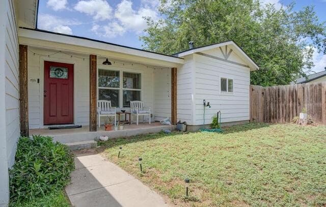 Home for sale at 303 Lee Dr in Devine, TX — photo 1