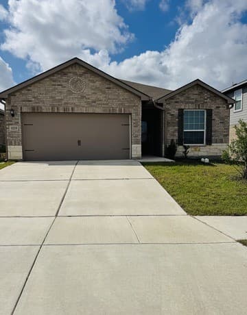 3-bedroom rental at 9219 Bennett Frst in Converse TX