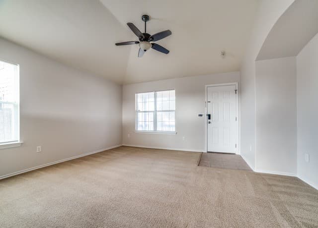 3-bedroom rental at 7318 Copper in Converse, TX — photo 3