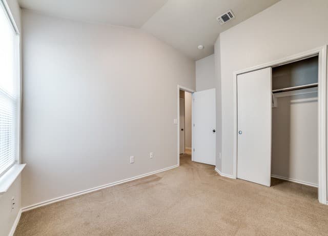 3-bedroom rental at 7318 Copper in Converse, TX — photo 5