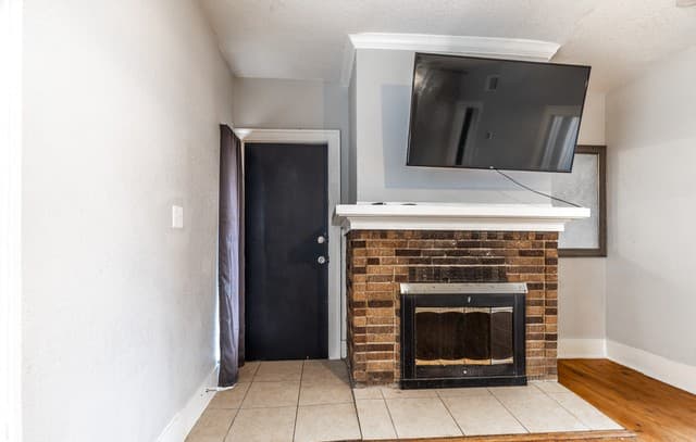 3-bedroom rental at 723 E Euclid Ave in San Antonio, TX — photo 5