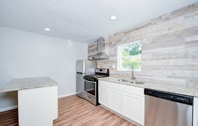 1-bedroom rental at 218 Natalen Ave in San Antonio, TX — photo 3