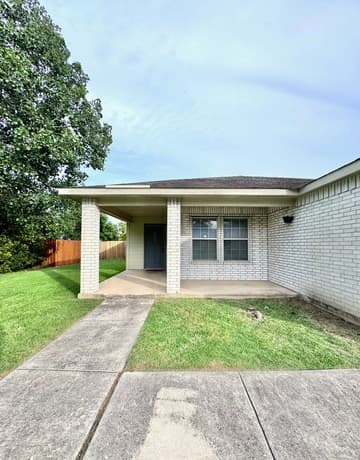Home for sale at 8214 Derby Vis in Schertz, TX — photo 4