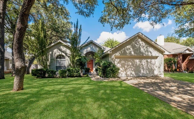 Home for sale at 5 Carah Ct in San Antonio, TX — photo 1