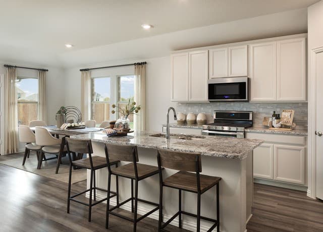 Home for sale at 213 Bark Hollow Ave in Cibolo, TX — photo 3