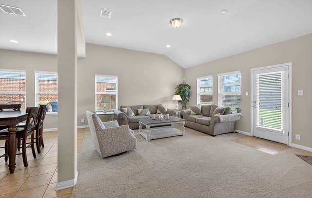 Home for sale at 232 Albarella in Cibolo, TX — photo 5