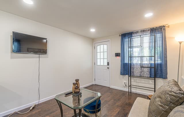 2-bedroom rental at 207 Hermine Blvd Unit 2 in San Antonio, TX — photo 3