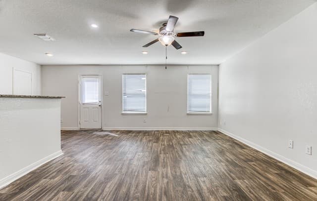 Home for sale at 15258 Snug Harbor Way in Von Ormy, TX — photo 3