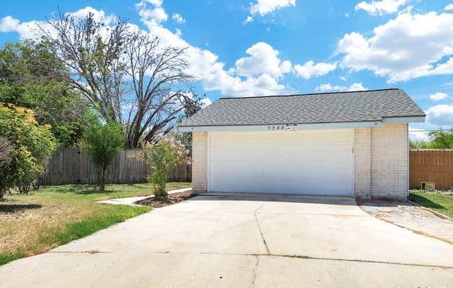 Home for sale at 5900 Lake Superior St in San Antonio, TX — photo 1