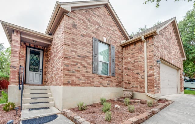 Home for sale at 6706 Alpine Crst in San Antonio, TX — photo 4