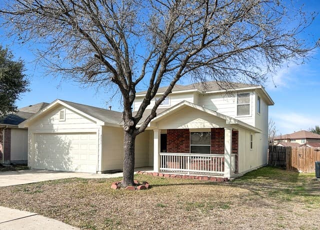 4-bedroom rental at 8531 Rita Blanca St in Converse, TX — photo 2