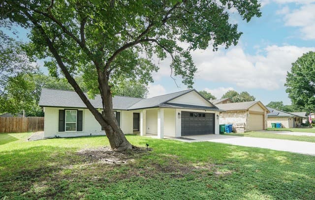 Home for sale at 14131 Queensway in San Antonio, TX — photo 2