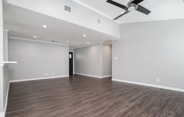 Home for sale at 14131 Queensway in San Antonio, TX — photo 4