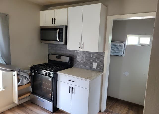 2-bedroom rental at 119 Venice in San Antonio, TX — photo 3