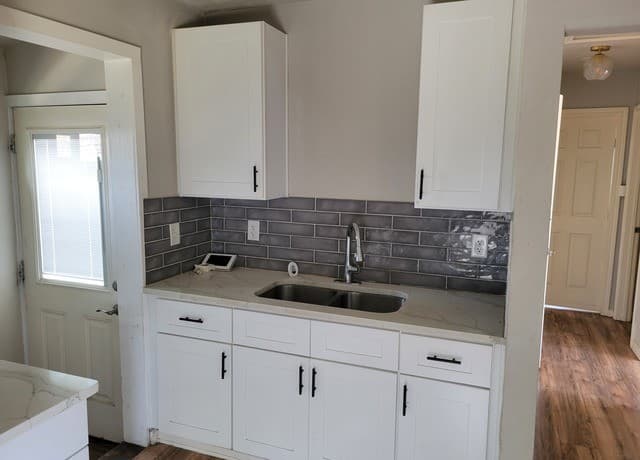 2-bedroom rental at 119 Venice in San Antonio, TX — photo 5