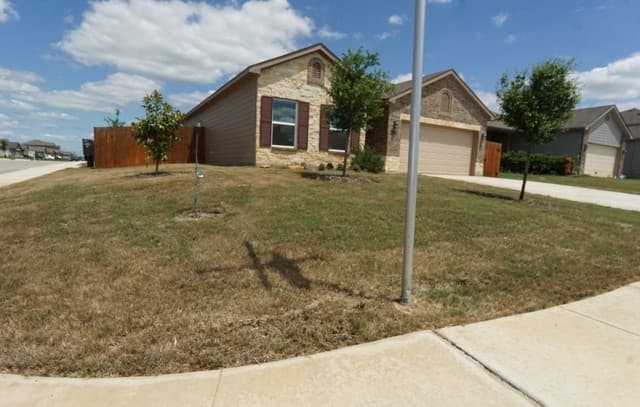Home for sale at 19902 Lonesome Dove in Lytle, TX — photo 4