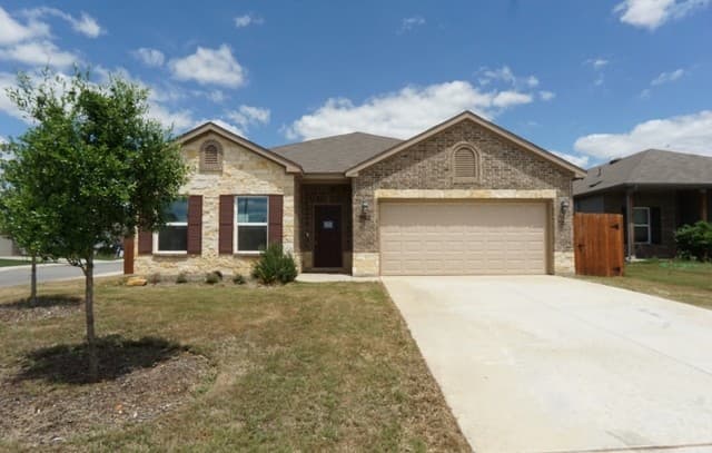 Home for sale at 19902 Lonesome Dove in Lytle, TX — photo 5