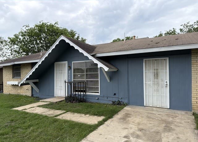 Home for sale at 8615 Standing Rock St in San Antonio, TX — photo 2
