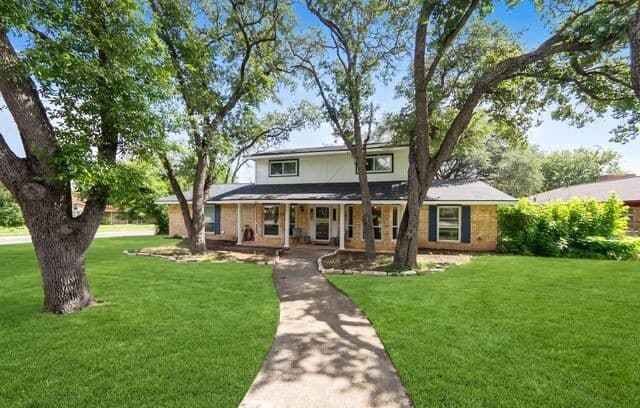 Home for sale at 631 Briar Oak St in San Antonio, TX — photo 2