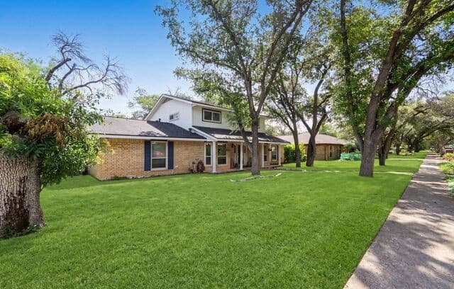 Home for sale at 631 Briar Oak St in San Antonio, TX — photo 3