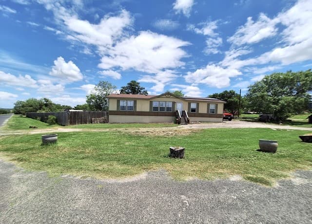 Home for sale at 411 County Road 561 in Castroville, TX — photo 1