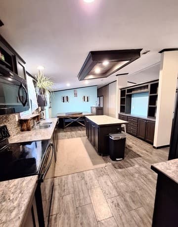 Home for sale at 411 County Road 561 in Castroville, TX — photo 3