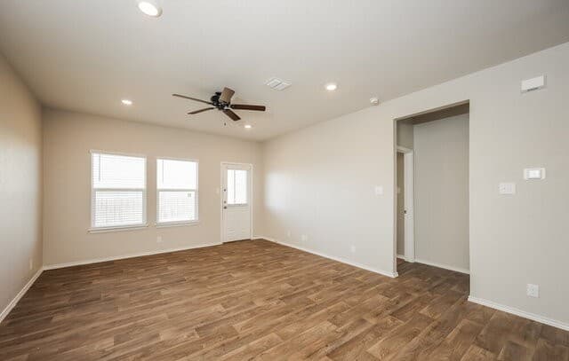 3-bedroom rental at 4241 Fort Palmer Blvd in St Hedwig, TX — photo 4