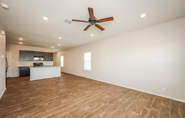 3-bedroom rental at 4241 Fort Palmer Blvd in St Hedwig, TX — photo 5