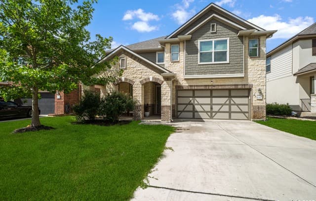 4-bedroom rental at 11312 Red Oak Turn in Helotes, TX — photo 2